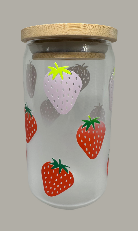 COLOR CHANGING Strawberry glass with bamboo lid and straw